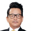 她在丈天面前被耍了三级